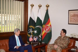 John Kerry in a photo op with Pakistan's Army Chief Raheel Sharif. (ISPR photo)